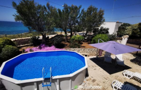 Отель Emma's Villa fronte mare con piscina  Торре Пали